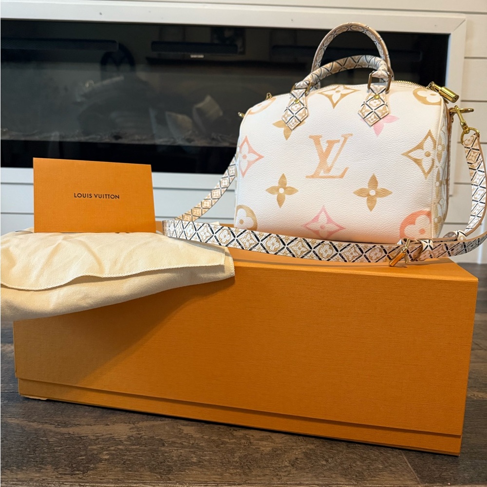 Louis Vuitton Speedy with Iconic Monogram. By the Pool collection